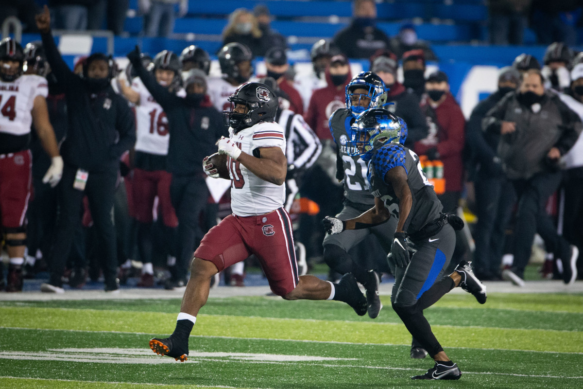 One of college football's top backs, Kevin Harris is hampered by an injury in 2021. 